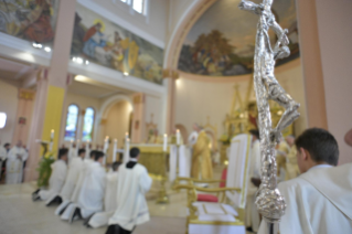 28-Apostolic Journey to Bulgaria: Holy Mass with First Communions 