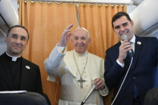 0-Apostolic Journey to Bulgaria and North Macedonia: Greeting to journalists on the flight to Sofia