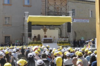 10-Visita à Diocese de Camerino-Sanseverino Marche atingida pelo terremoto: Celebração da Santa Missa 