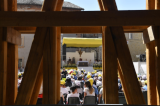 4-Visita à Diocese de Camerino-Sanseverino Marche atingida pelo terremoto: Celebração da Santa Missa 