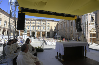 11-Visita à Diocese de Camerino-Sanseverino Marche atingida pelo terremoto: Celebração da Santa Missa 