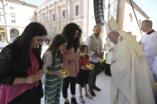 9-Visita à Diocese de Camerino-Sanseverino Marche atingida pelo terremoto: Celebração da Santa Missa 
