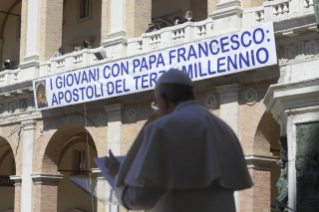 6-Visit to Loreto: Meeting with the faithful