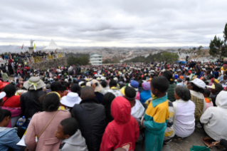 7-Viaje apost&#xf3;lico a Madagascar: Oraci&#xf3;n por los trabajadores