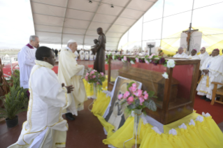 13-Viaggio Apostolico in Madagascar: Santa Messa  