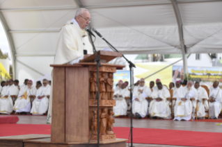 14-Voyage apostolique au Madagascar : Sainte Messe 