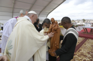 21-Viaggio Apostolico in Madagascar: Santa Messa  