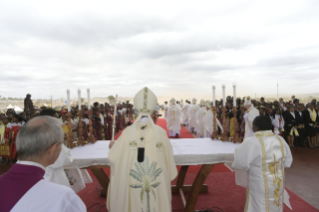 24-Voyage apostolique au Madagascar : Sainte Messe 