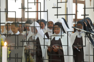 3-Viaggio Apostolico in Madagascar: Ora Media nel Monastero delle Carmelitane Scalze  