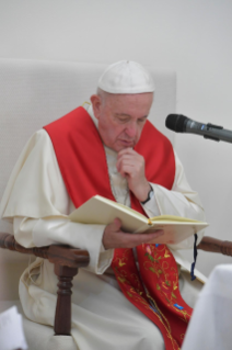 17-Viaggio Apostolico in Madagascar: Ora Media nel Monastero delle Carmelitane Scalze  