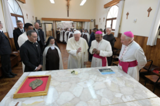 25-Viaggio Apostolico in Madagascar: Ora Media nel Monastero delle Carmelitane Scalze  