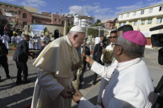 4-Apostolic Journey to Madagascar: Meeting with Bishops of Madagascar  