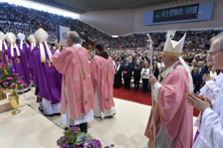 3-Apostolic Journey to Morocco: Holy Mass