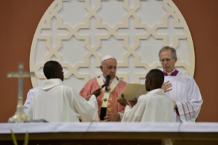 4-Apostolic Journey to Morocco: Holy Mass