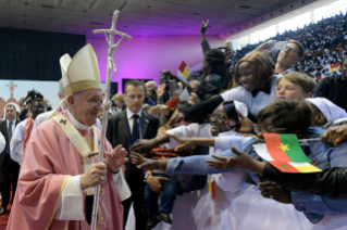 24-Apostolic Journey to Morocco: Holy Mass