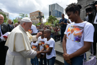 2-Viagem Apost&#xf3;lica &#xe0;s Ilhas Maur&#xed;cio: Santa Missa