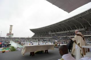 10-Apostolic Journey to Mozambique: Holy Mass  