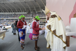 12-Viagem Apost&#xf3;lica a Mo&#xe7;ambique: Santa Missa