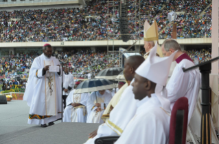 19-Viagem Apost&#xf3;lica a Mo&#xe7;ambique: Santa Missa