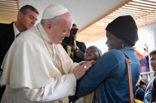 6-Voyage apostolique au Mozambique : Visite à l'Hôpital de Zimpeto