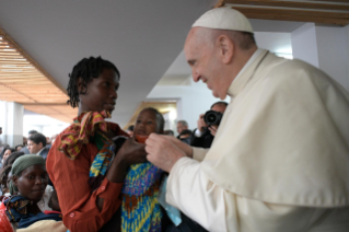 12-Viagem Apost&#xf3;lica a Mo&#xe7;ambique: Visita ao Hospital de Zimpeto 