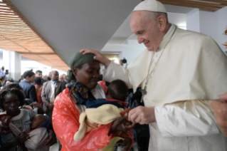 13-Viagem Apost&#xf3;lica a Mo&#xe7;ambique: Visita ao Hospital de Zimpeto 