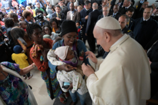 17-Viaje apost&#xf3;lico a Mozambique: Visita al Hospital de Zimpeto