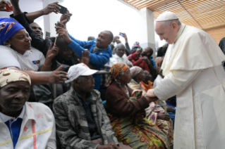 19-Apostolic Journey to Mozambique: Visit to Zimpeto Hospital