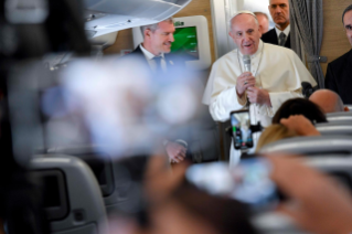 1-Apostolic Journey to Mozambique: Greeting to journalists on the flight to Maputo