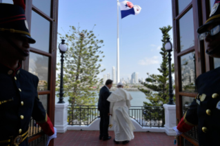 4-Apostolische Reise nach Panama: Begegnung mit den Vertretern der Regierung und des öffentlichen Lebens sowie mit dem Diplomatischen Korps 
