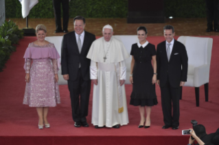 12-Viaggio Apostolico a Panama: Incontro con le Autorità, con il Corpo Diplomatico e con Rappresentanti della Società