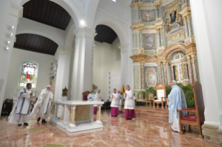 19-Apostolic Journey to Panama: Holy Mass with the dedication of the altar of the Cathedral Basilica of Santa Maria la Antigua with priests, consecrated persons and lay movements