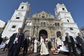 24-Voyage apostolique au Panama : Messe et dédicace de l&#x2019;autel de la basilique Santa Maria la Antigua avec les prêtres, les consacrés et les mouvements laïcs