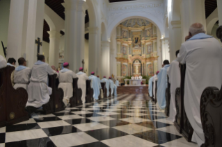 23-Apostolic Journey to Panama: Holy Mass with the dedication of the altar of the Cathedral Basilica of Santa Maria la Antigua with priests, consecrated persons and lay movements