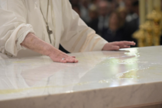 27-Viaggio Apostolico a Panama: Santa Messa con la dedicazione dell&#x2019;altare della Cattedrale Basilica di Santa Maria la Antigua con Sacerdoti, Consacrati e Movimenti Laicali