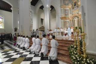 33-Viaggio Apostolico a Panama: Santa Messa con la dedicazione dell&#x2019;altare della Cattedrale Basilica di Santa Maria la Antigua con Sacerdoti, Consacrati e Movimenti Laicali