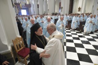 29-Viaggio Apostolico a Panama: Santa Messa con la dedicazione dell&#x2019;altare della Cattedrale Basilica di Santa Maria la Antigua con Sacerdoti, Consacrati e Movimenti Laicali