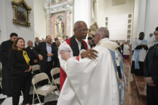 32-Apostolic Journey to Panama: Holy Mass with the dedication of the altar of the Cathedral Basilica of Santa Maria la Antigua with priests, consecrated persons and lay movements