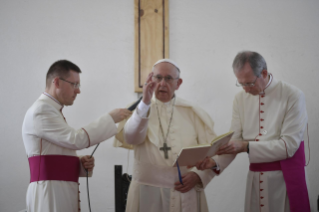 13-Apostolic Journey to Panama: Penitential liturgy with young detainees in the Centro de Cumplimiento de Menores Las Garzas de Pacora