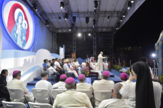 5-Apostolic Journey to Panama: Via Crucis with young people at Campo Santa Maria la Antigua – Cinta Costera
