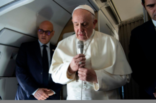 1-Apostolische Reise nach Panama: Grussworte des Heiligen Vaters an die Journalisten auf dem Flug nach Panama
