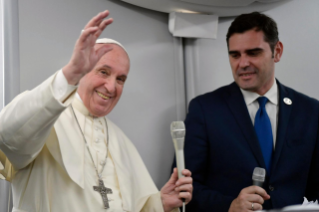 3-Apostolische Reise nach Panama: Pressekonferenz mit dem Heiligen Vater auf dem Rückflug nach Rom 