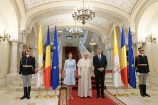 8-Apostolic Journey to Romania: Meeting with the Authorities, with Civil Society and with the Diplomatic Corps 