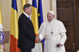 9-Apostolische Reise nach Rumänien: Begegnung mit Vertretern der Regierung, der Zivilgesellschaft und dem Diplomatischen Korps 