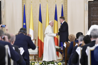 12-Apostolische Reise nach Rumänien: Begegnung mit Vertretern der Regierung, der Zivilgesellschaft und dem Diplomatischen Korps 