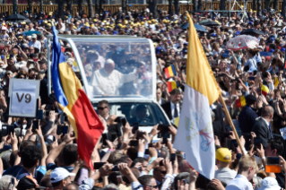 3-Viagem Apostólica à Romênia: Divina Liturgia com a beatificação de 7 bispos Greco-Católicos mártires
