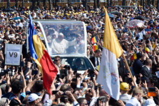 3-Apostolic Journey to Romania: Divine Liturgy with the Beatification of 7 Greek-Catholic Martyr bishops in the Field of Liberty in Blaj