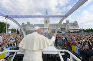 1-Viaje apostólico a Rumanía: Encuentro mariano con la juventud y las familias