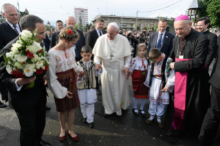 0-Viaggio Apostolico in Romania: Incontro mariano con la giovent&#xf9; e con le famiglie