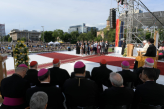 3-Apostolic Journey to Romania: Marian meeting with young people and families in the square in front of the Palace of Culture in Iasi